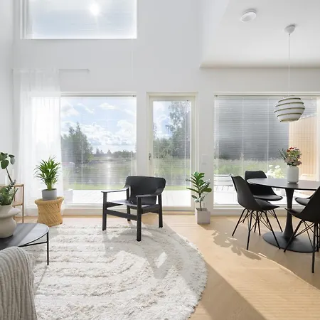 Apartmán Luxury 3br Sauna Stay, Near Airport Train