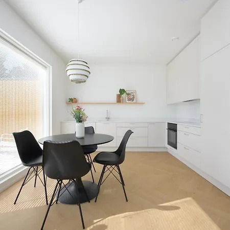 Apartmán Luxury 3br Sauna Stay, Near Airport Train *