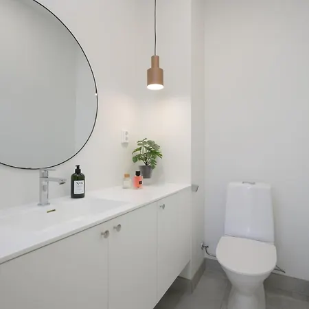 Apartmán Luxury 3br Sauna Stay, Near Airport Train *