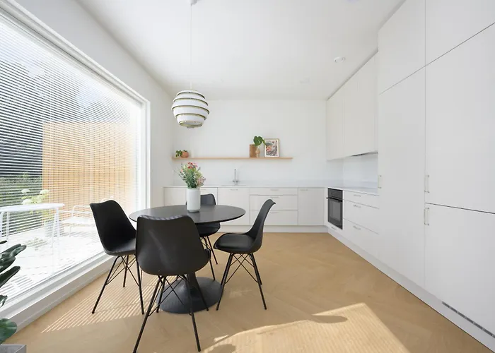 Apartament Luxury 3br Sauna Stay, Near Airport Train *