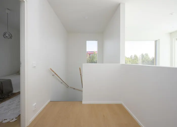 Apartament Luxury 3br Sauna Stay, Near Airport Train